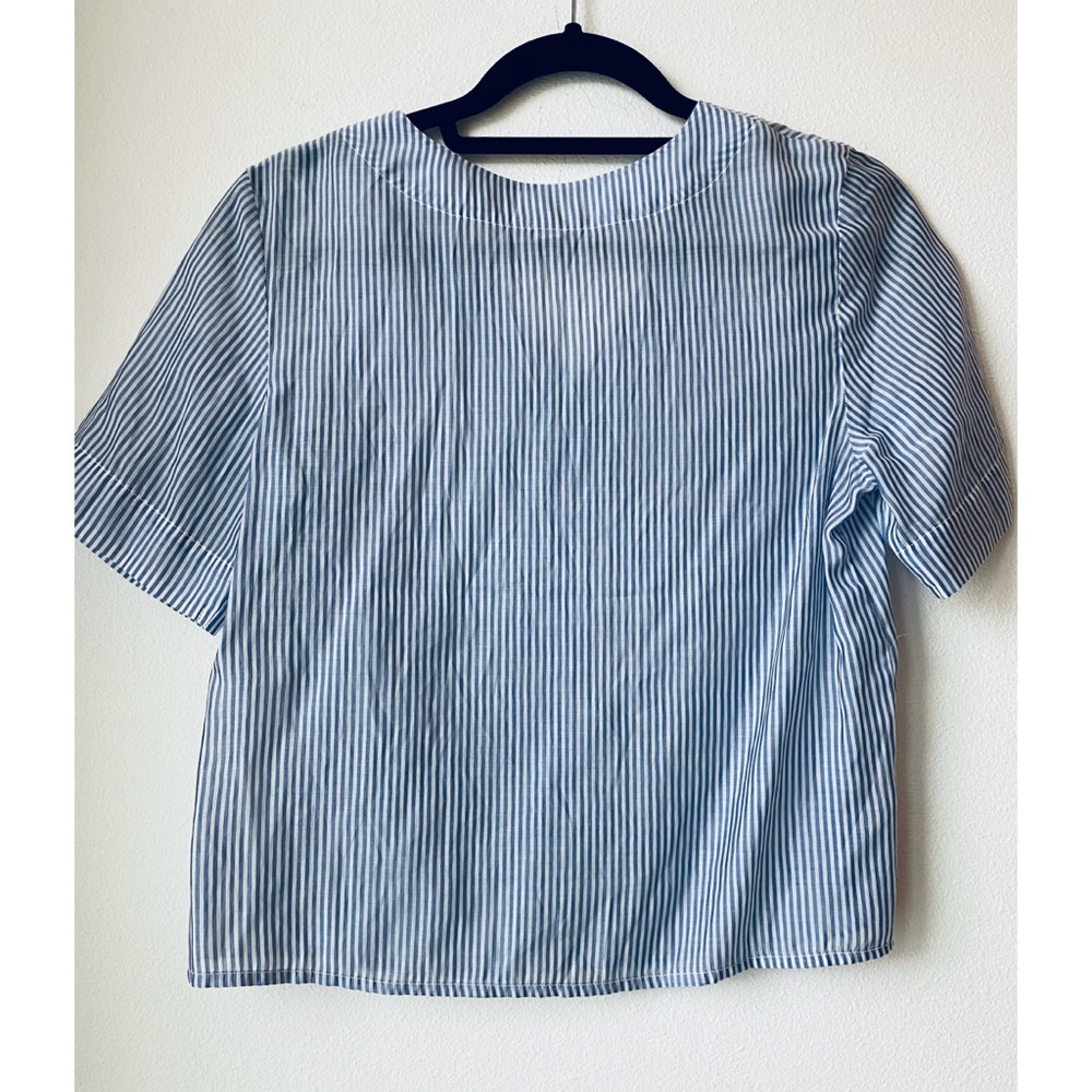 V neck cropped top - Picture 3 of 4